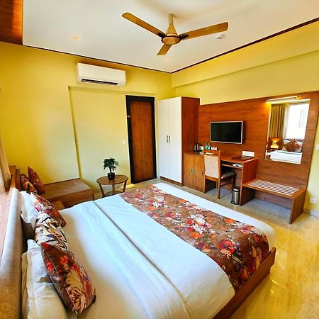 Opulence Inn - 500 Meters From Railway Station Udaipur Exterior foto